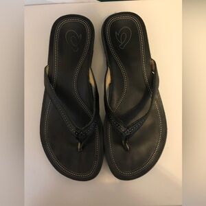 OluKai Ola Wedge size 8